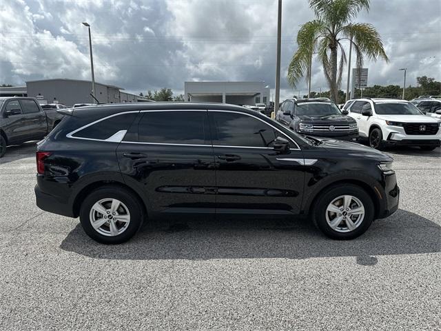 Photo of 2022 Ebony Black Kia Sorento