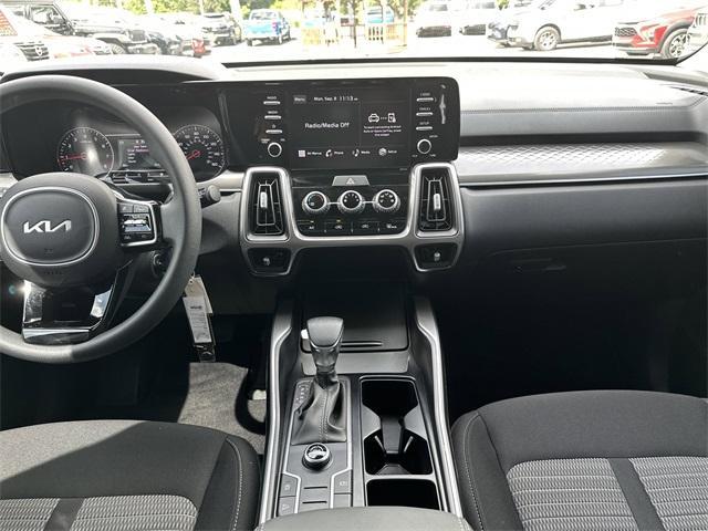 Photo of 2022 Ebony Black Kia Sorento