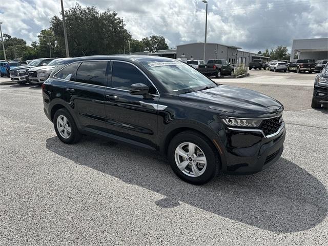 Photo of 2022 Ebony Black Kia Sorento