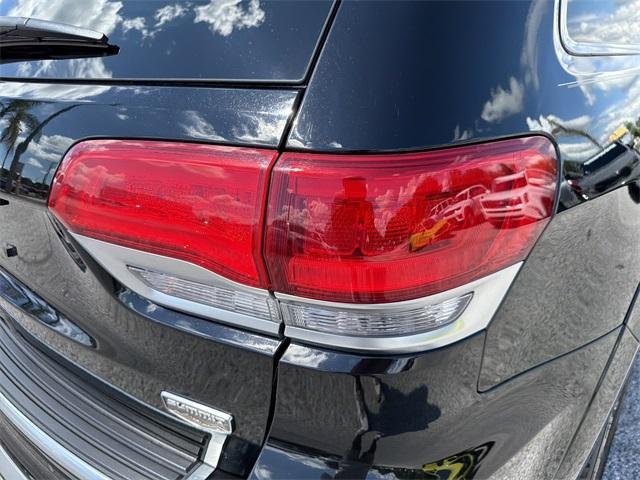 Photo of 2019 Diamond Black Jeep Grand Cherokee