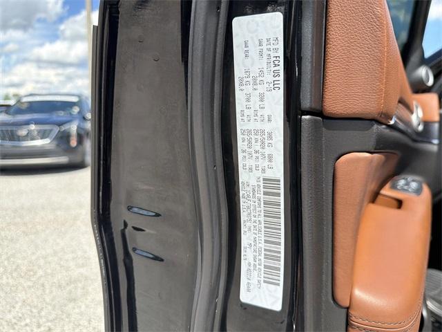 Photo of 2019 Diamond Black Jeep Grand Cherokee