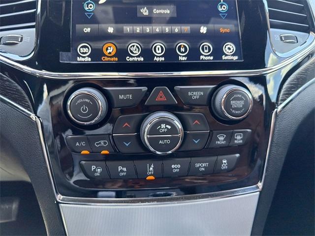 Photo of 2019 Diamond Black Jeep Grand Cherokee
