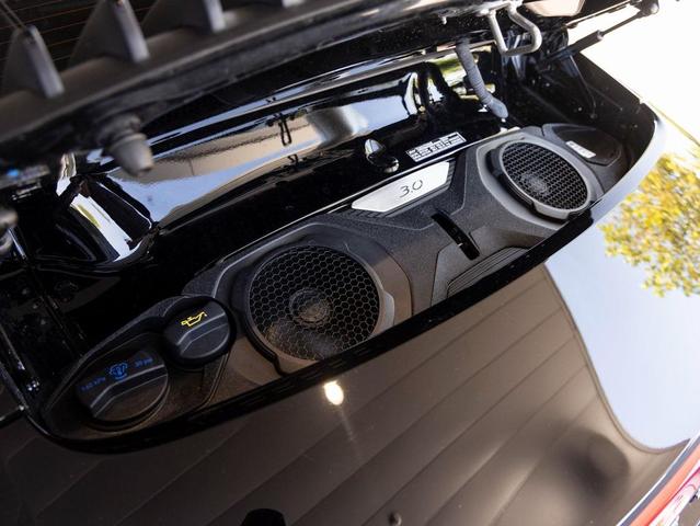 Photo of 2020 Black Porsche 911
