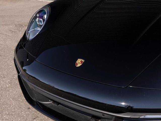 Photo of 2020 Black Porsche 911