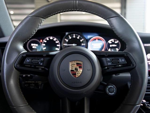 Photo of 2020 Black Porsche 911