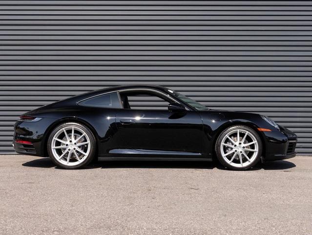 Photo of 2020 Black Porsche 911