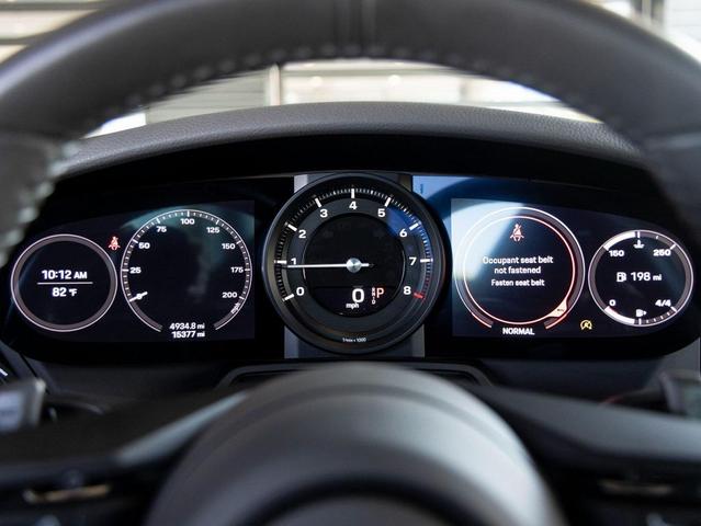 Photo of 2020 Black Porsche 911