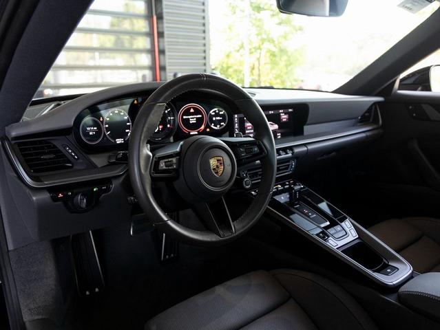 Photo of 2020 Black Porsche 911