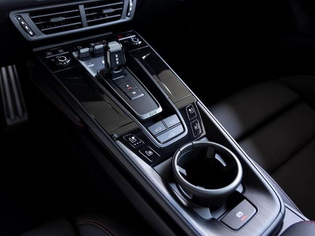 Photo of 2025 Ice Porsche 911