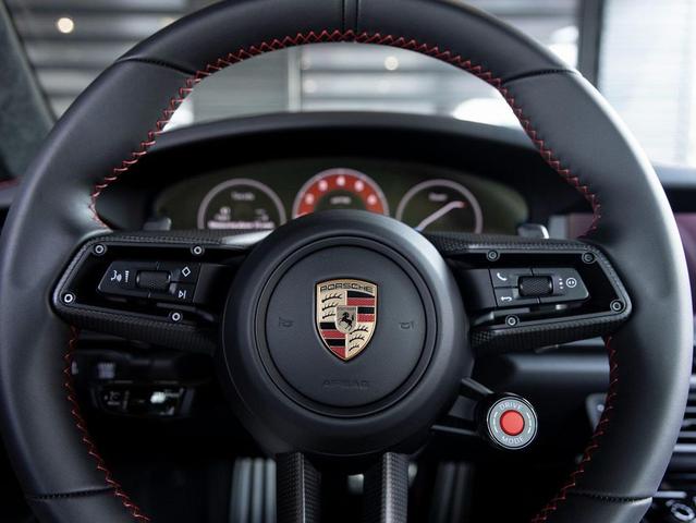 Photo of 2025 Ice Porsche 911