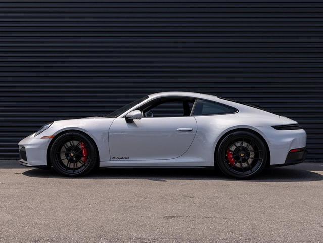 Photo of 2025 Ice Porsche 911