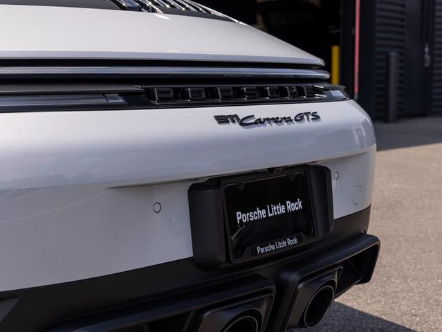 Photo of 2025 Ice Porsche 911