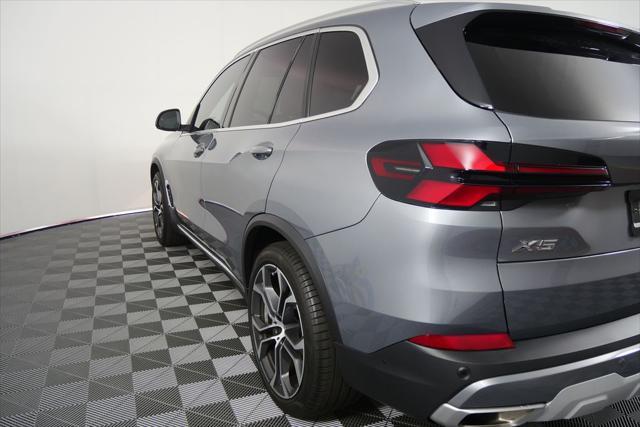 Photo of 2024 Gray Metallic BMW X5