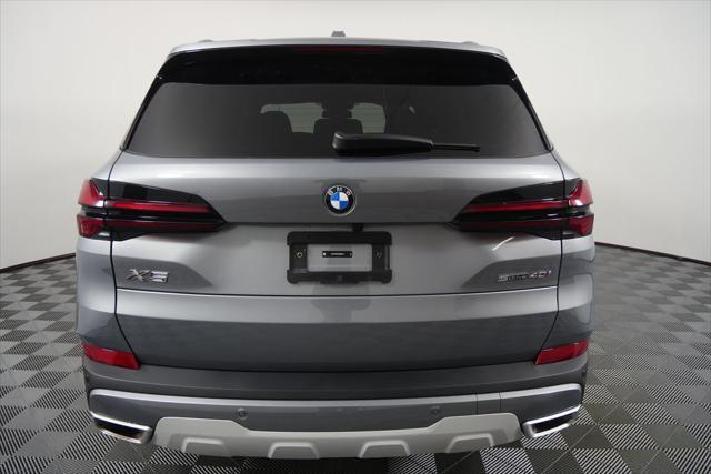Photo of 2024 Gray Metallic BMW X5