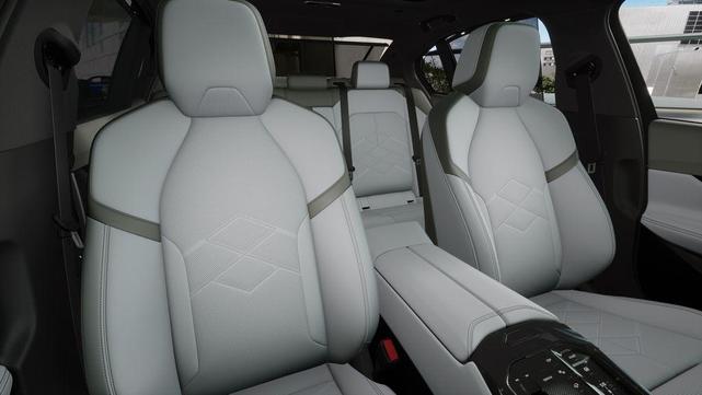 Photo of 2026 Carbon Black Metallic BMW 530