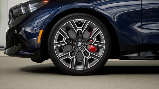 Photo of 2026 Carbon Black Metallic BMW 530