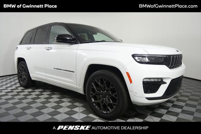 Photo of 2025 Bright White Clearcoat Jeep Grand Cherokee
