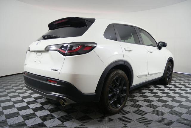 Photo of 2023 Platinum White Pearl Honda HR-V