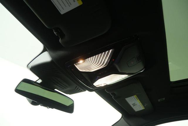 Photo of 2024 Alpine White BMW X4