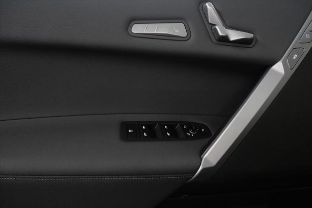 Photo of 2025 Black Sapphire Metallic BMW iX