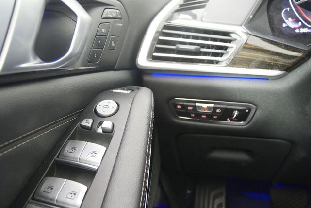 Photo of 2020 White Metallic BMW X7