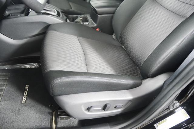 Photo of 2019 Magnetic Black Pearl Nissan Rogue