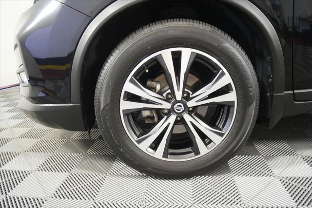 Photo of 2019 Magnetic Black Pearl Nissan Rogue