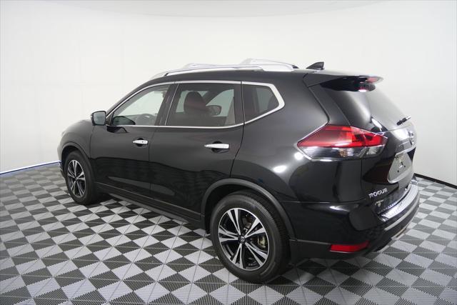 Photo of 2019 Magnetic Black Pearl Nissan Rogue