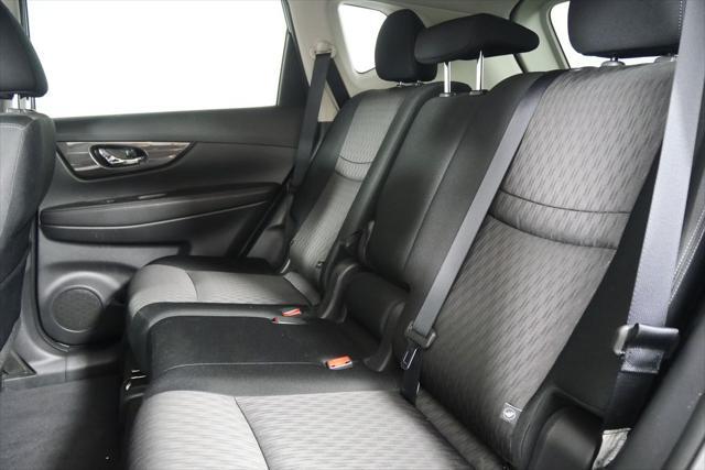 Photo of 2019 Magnetic Black Pearl Nissan Rogue