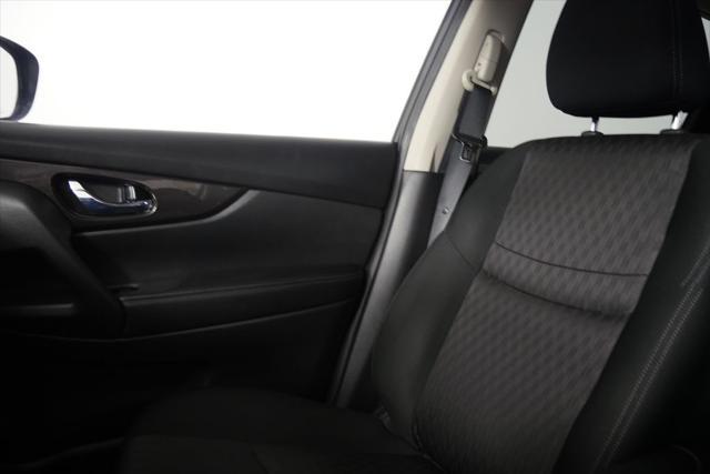 Photo of 2019 Magnetic Black Pearl Nissan Rogue