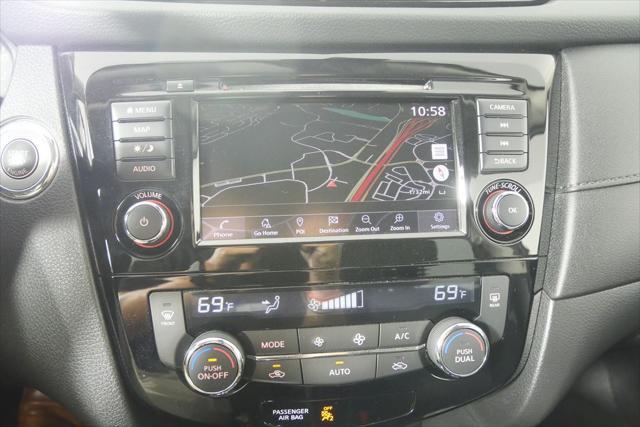 Photo of 2019 Magnetic Black Pearl Nissan Rogue