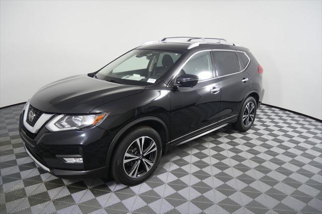 Photo of 2019 Magnetic Black Pearl Nissan Rogue