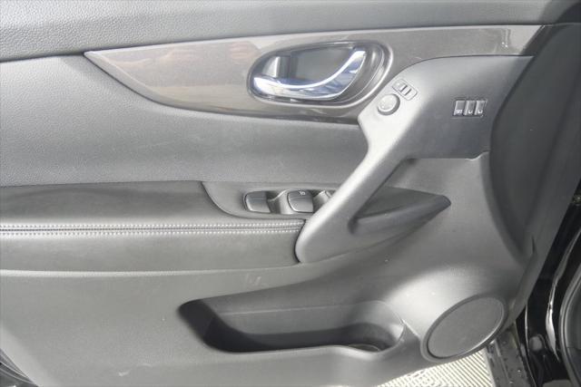 Photo of 2019 Magnetic Black Pearl Nissan Rogue