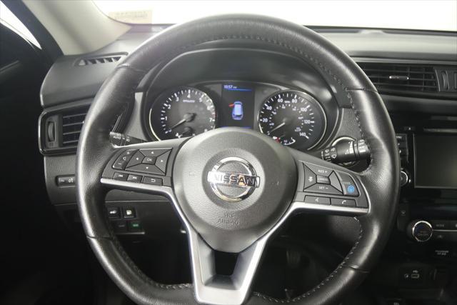 Photo of 2019 Magnetic Black Pearl Nissan Rogue
