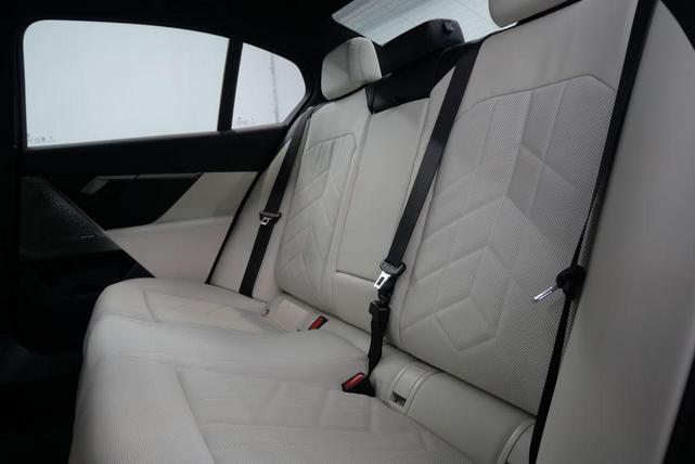 Photo of 2025 Blue Metallic BMW 530