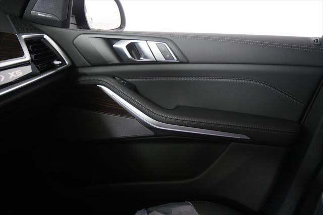 Photo of 2026 Black Sapphire Metallic BMW X5 PHEV