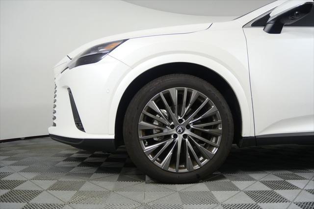 Photo of 2024 Eminent White Pearl Lexus RX 350