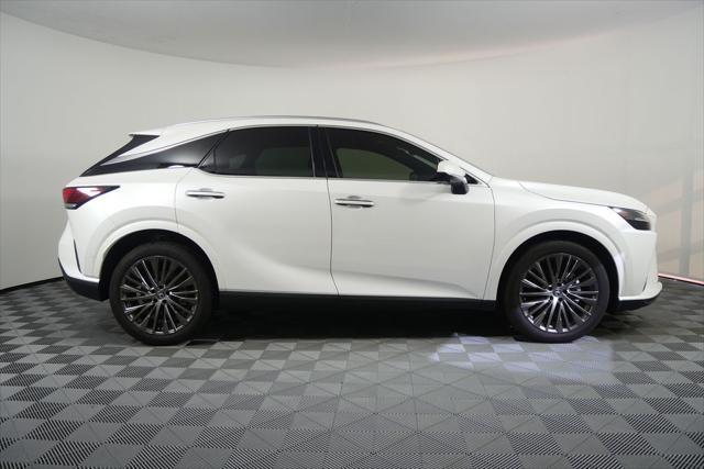 Photo of 2024 Eminent White Pearl Lexus RX 350