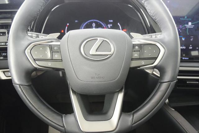 Photo of 2024 Eminent White Pearl Lexus RX 350