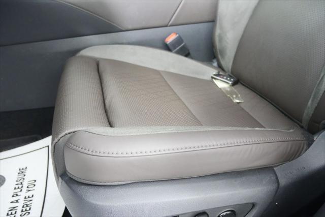 Photo of 2024 Eminent White Pearl Lexus RX 350