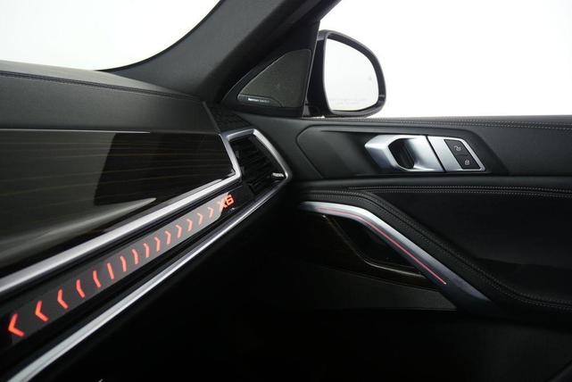 Photo of 2024 Carbon Black Metallic BMW X6