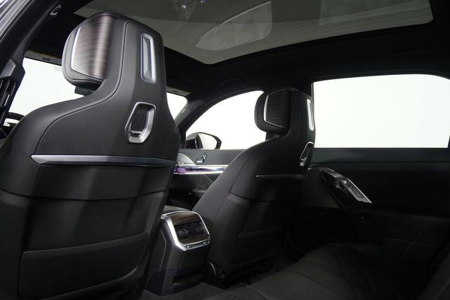 Photo of 2024 Black Sapphire Metallic BMW 760