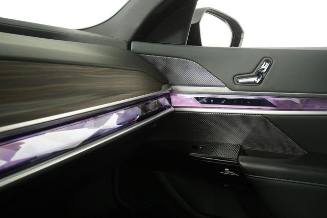 Photo of 2024 Black Sapphire Metallic BMW 760
