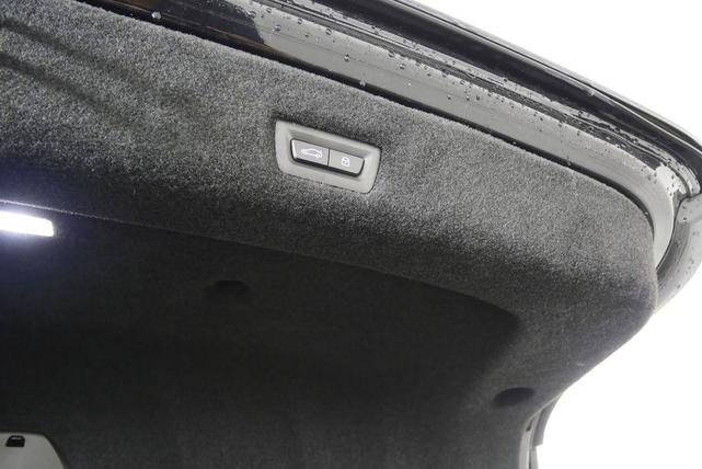 Photo of 2024 Black Sapphire Metallic BMW 760
