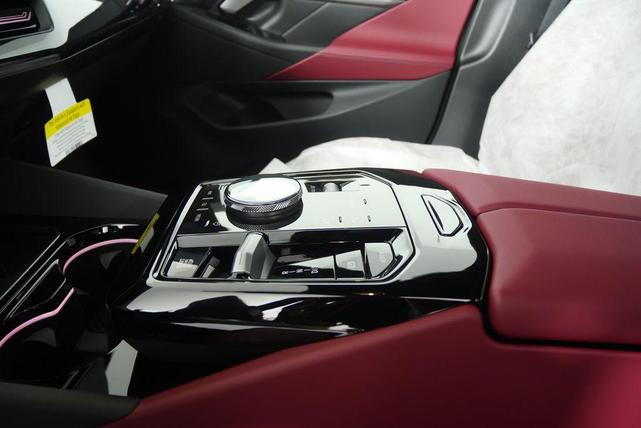 Photo of 2026 Dark Graphite Metallic BMW 530