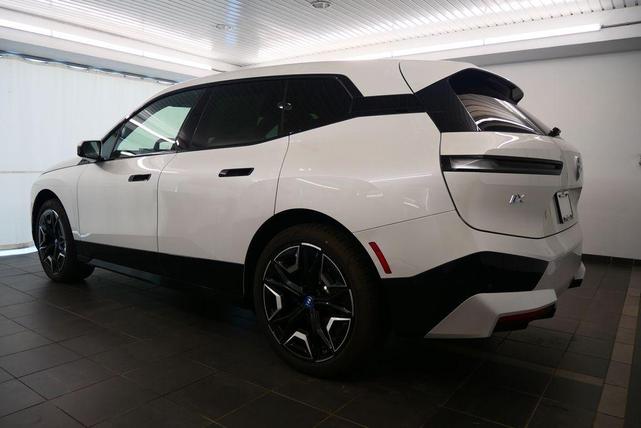 Photo of 2025 Mineral White Metallic BMW iX