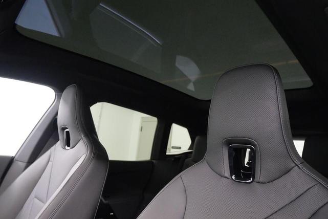 Photo of 2025 Mineral White Metallic BMW iX