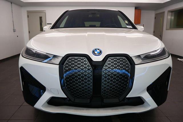 Photo of 2025 Mineral White Metallic BMW iX