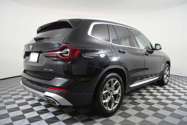 Photo of 2024 Black Sapphire Metallic BMW X3