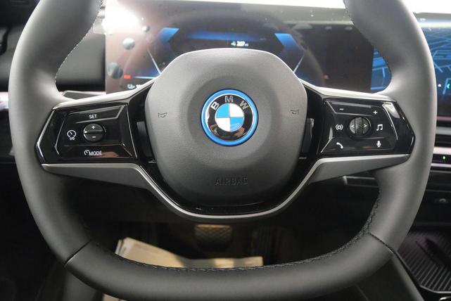 Photo of 2025 Mineral White Metallic BMW i5